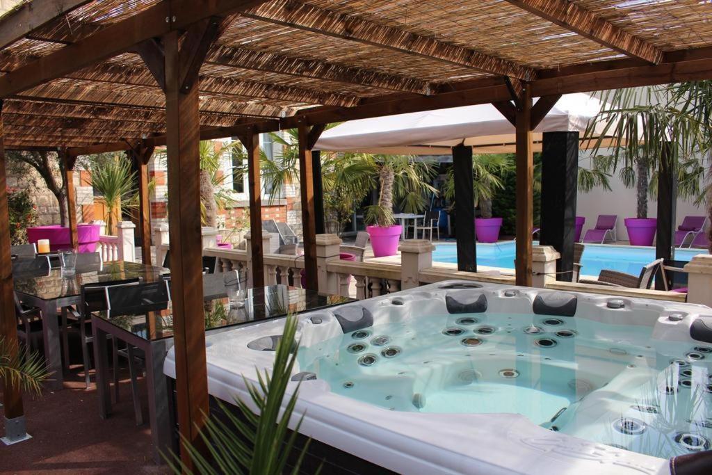 Manoir Francois 1Er Hotel Vitry-le-François Екстериор снимка